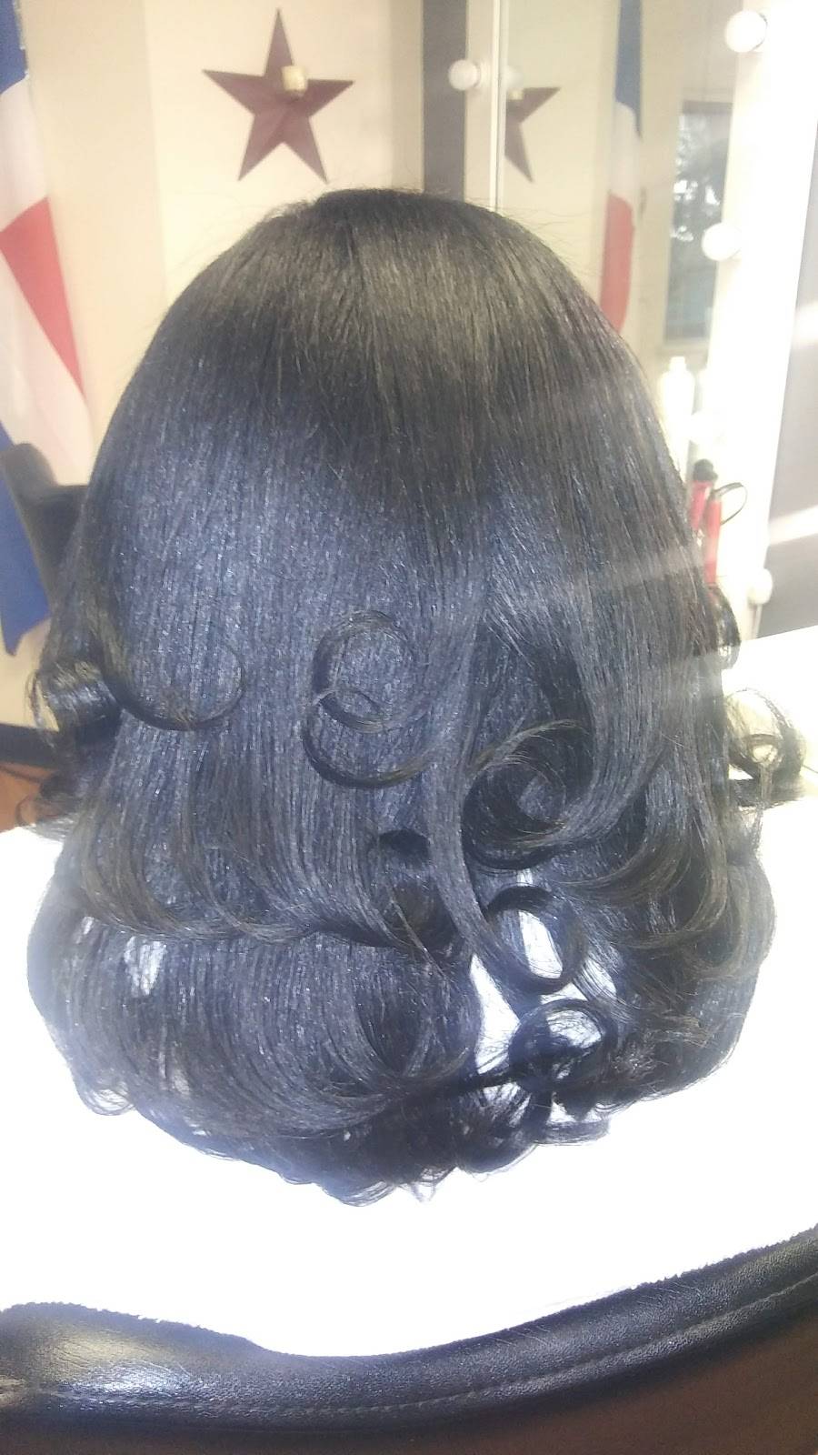 Divas Dominican Hair Design & Barber Shop | 693-A Main St, Laurel, MD 20707, USA | Phone: (301) 725-4919