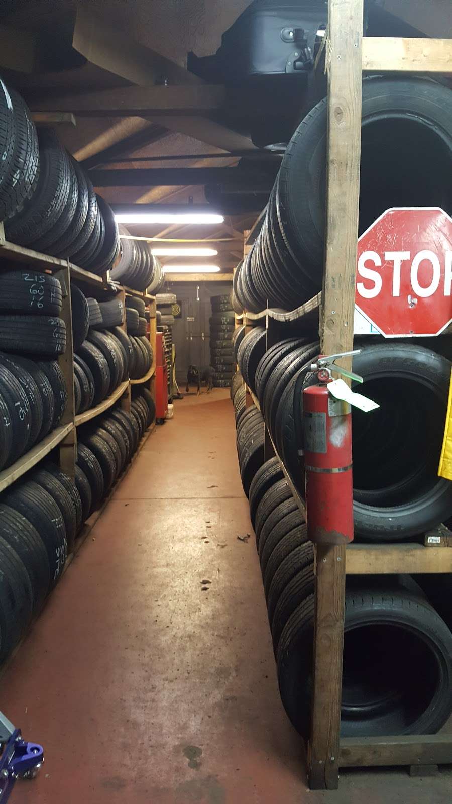 Guelos Used Tires | 125 Georges Rd rear, New Brunswick, NJ 08901, USA | Phone: (732) 220-1577