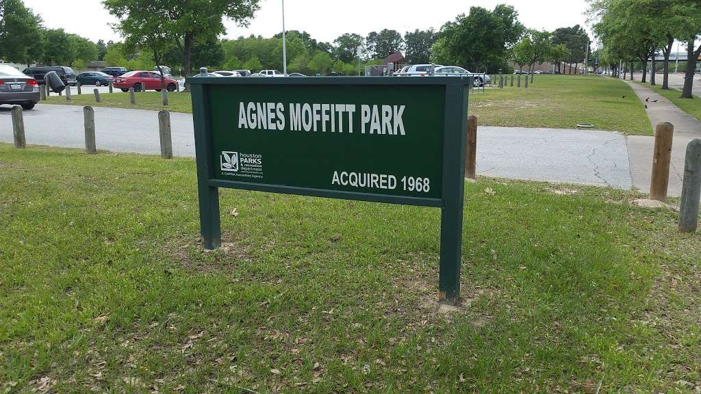 Agnes Moffitt Park | 10645 Hammerly Blvd, Houston, TX 77043, USA | Phone: (832) 395-7000