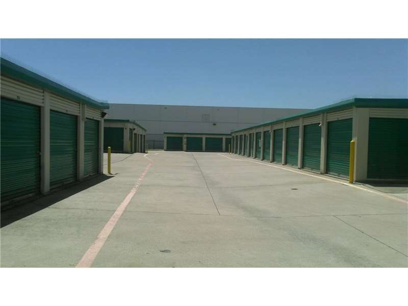 Extra Space Storage | 1417 W Frankford Rd, Carrollton, TX 75007, USA | Phone: (972) 245-3235