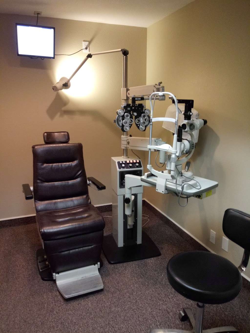 Chittick Family Eye Care | 123 N 8th St, Watseka, IL 60970, USA | Phone: (815) 432-2020