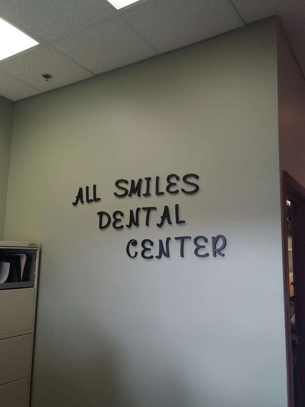 ALL SMILES DENTAL CENTER | 5240 N Pulaski Rd i, Chicago, IL 60630, USA | Phone: (773) 588-3888