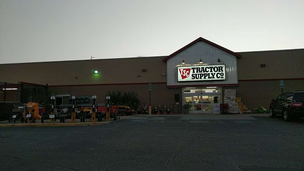 Tractor Supply Co. | 401 N Generals Blvd, Lincolnton, NC 28092, USA | Phone: (704) 735-5029