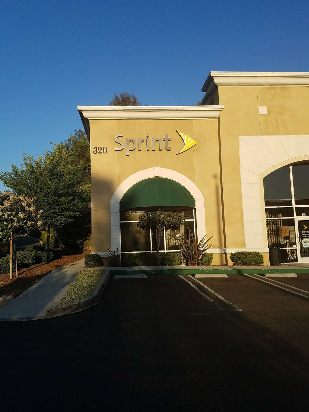 Sprint Store | 320 Sycamore Ave Ste 10, Vista, CA 92083, USA | Phone: (760) 479-6060
