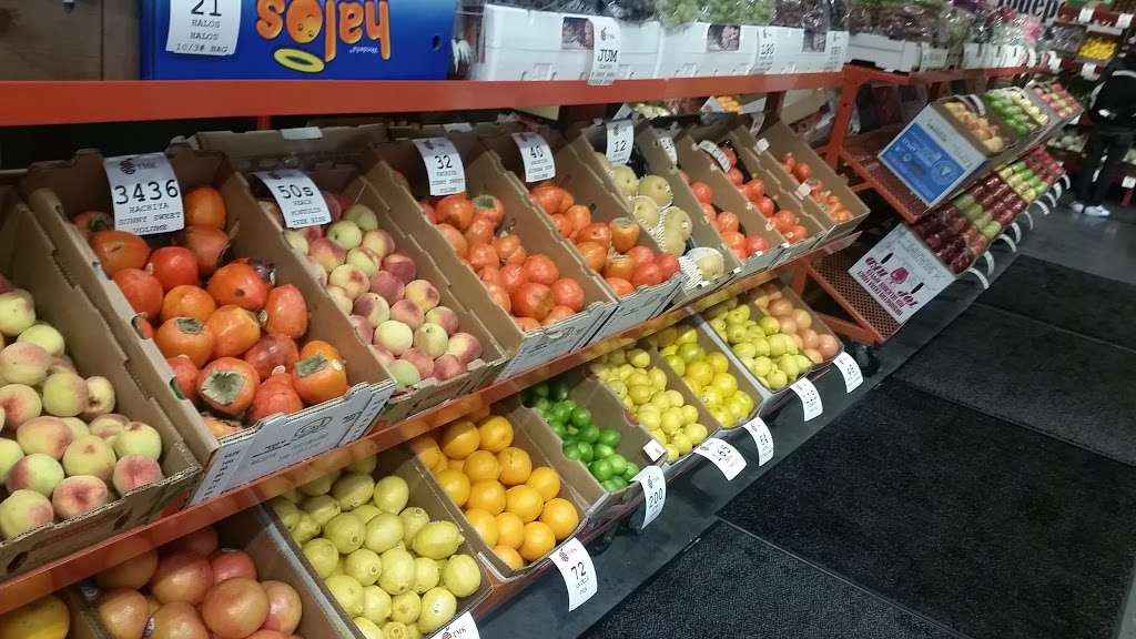 T. M. Kovacevich Wholesale Fruit and Produce | 6700 Essington Ave, Philadelphia, PA 19153, USA | Phone: (215) 336-3160