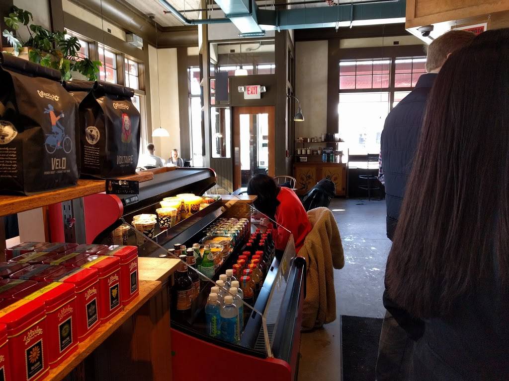 Colectivo Coffee of Shorewood | 4500 N Oakland Ave, Shorewood, WI 53211, USA | Phone: (414) 312-8295