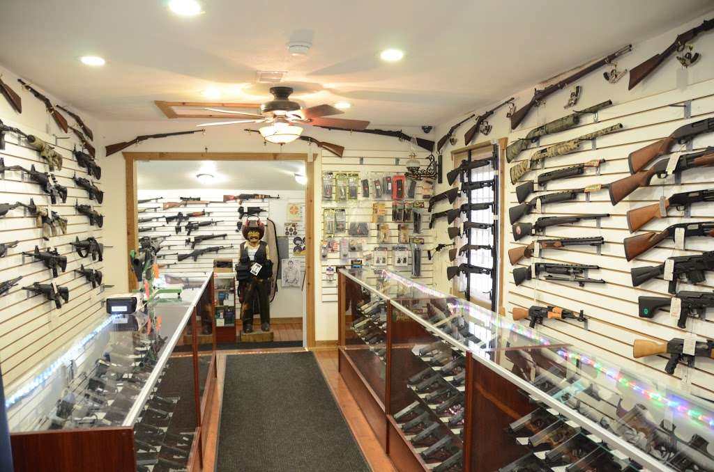 Gun Town | 10660 US-30, Grovertown, IN 46531, USA | Phone: (574) 867-4867