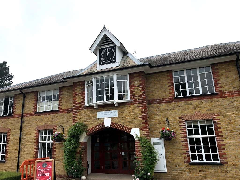 Gilwell Park Mosque | Waltham Abbey, London E4 7QW, UK | Phone: 020 8498 5300