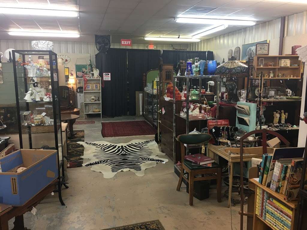 Dovetail Antiques & Collectibles | 5609 2nd St, Katy, TX 77493, USA | Phone: (281) 391-3443