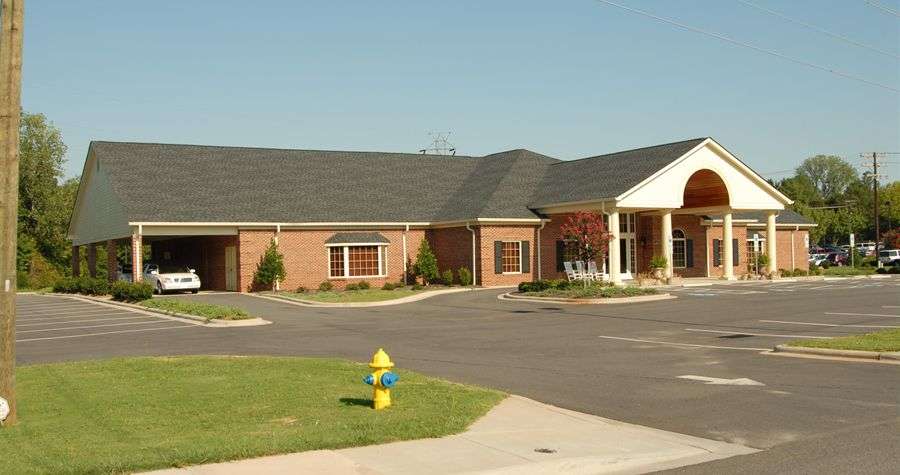 Lancaster Funeral Home & Cremation Service | 709 N White St, Lancaster, SC 29720, USA | Phone: (803) 286-5000