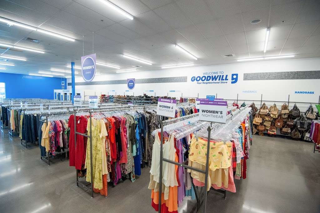 Warner & McQueen Goodwill Retail Store and Donation Center | 1500 W Warner Rd, Gilbert, AZ 85233, USA | Phone: (480) 633-0692