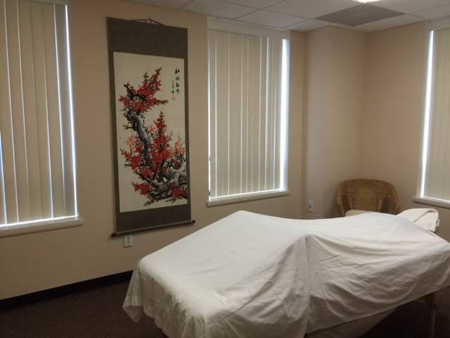Holmdel Acupuncture & Herbal Medicine Center | 721 N Beers St #2e, Holmdel, NJ 07733, USA | Phone: (732) 888-4910