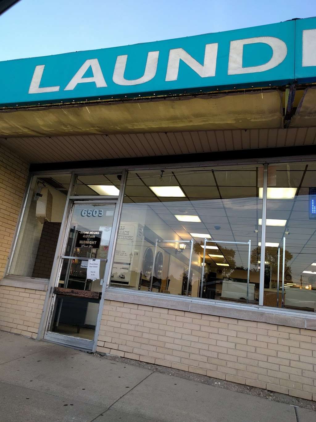 Laundromat | 6503 W Pershing Rd, Berwyn, IL 60402, USA