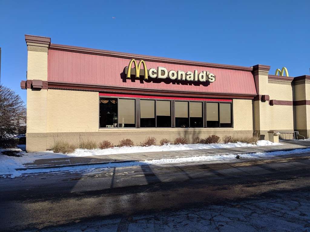 McDonalds | 1421 Riverboat Center Dr, Joliet, IL 60431, USA | Phone: (815) 730-8141