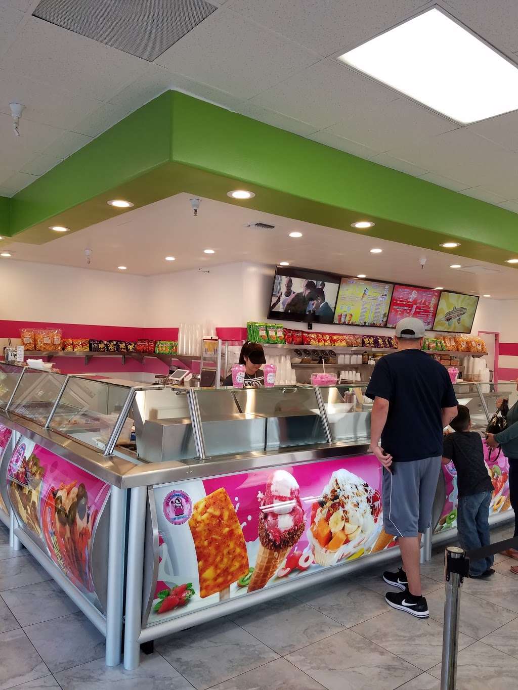 La Michoacana Ice Cream Parlor | 1465 N Citrus Ave, Covina, CA 91722, USA | Phone: (626) 598-4034