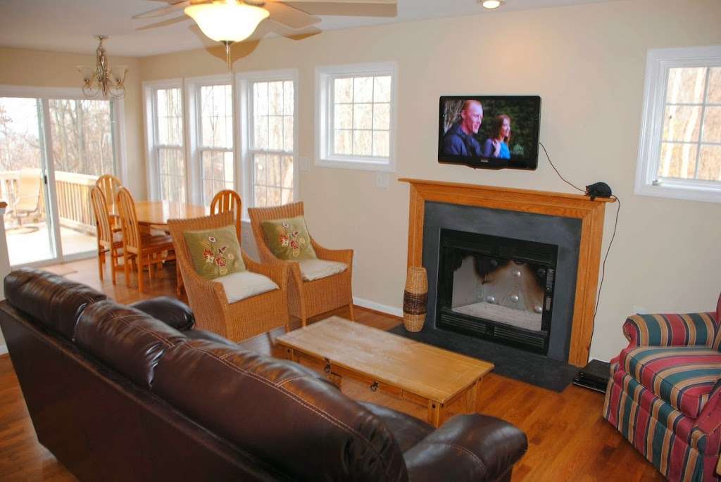 Beavers Hill Cottage | Rocky Spring Ln, Linden, VA 22642, USA | Phone: (571) 449-7189