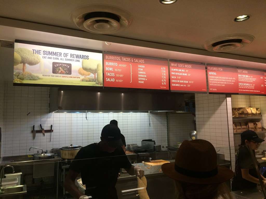 Chipotle Mexican Grill | 4012 W Riverside Dr, Burbank, CA 91505, USA | Phone: (818) 561-2004