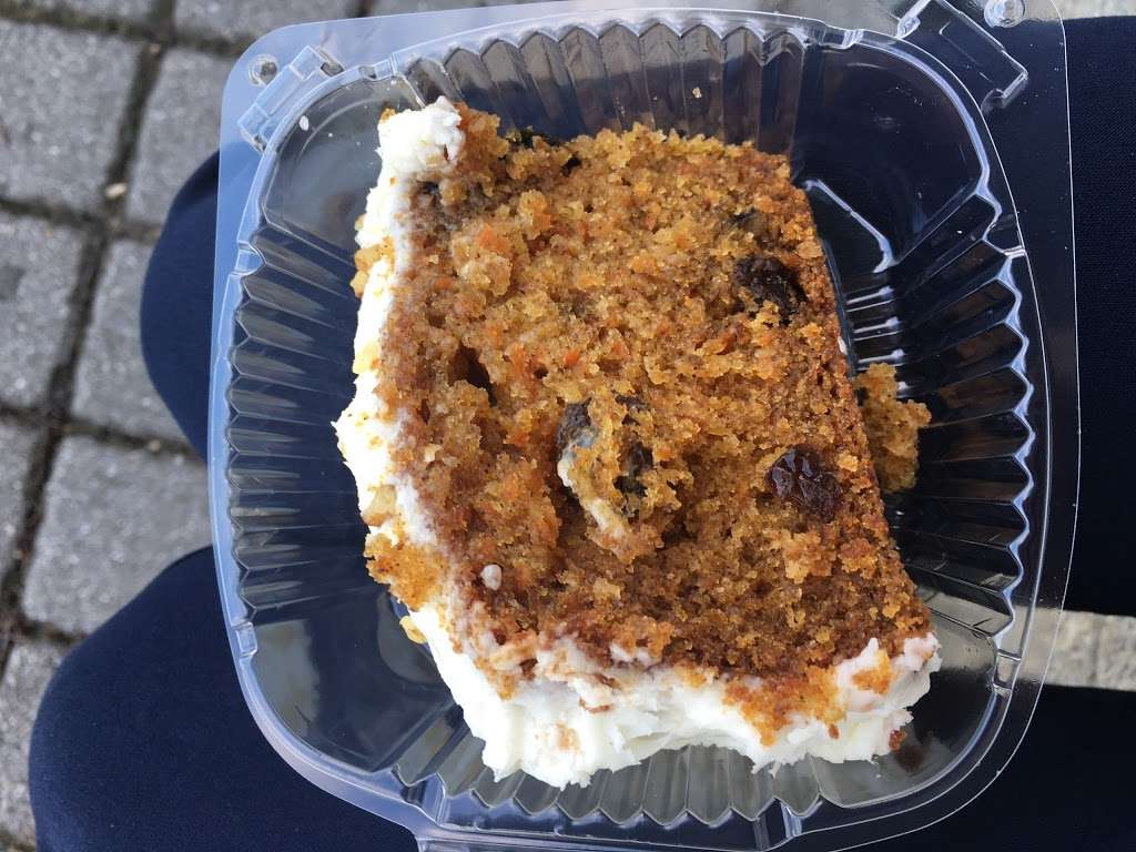 Lloyds Carrot Cake | 6087 Broadway, Bronx, NY 10471, USA | Phone: (718) 548-9020