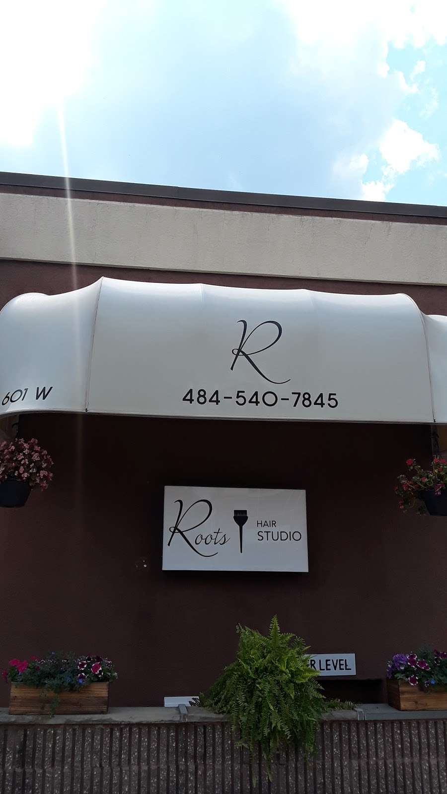 Roots Hair Studio | 601 W MacDade Blvd, Milmont Park, PA 19033, USA | Phone: (484) 540-7845