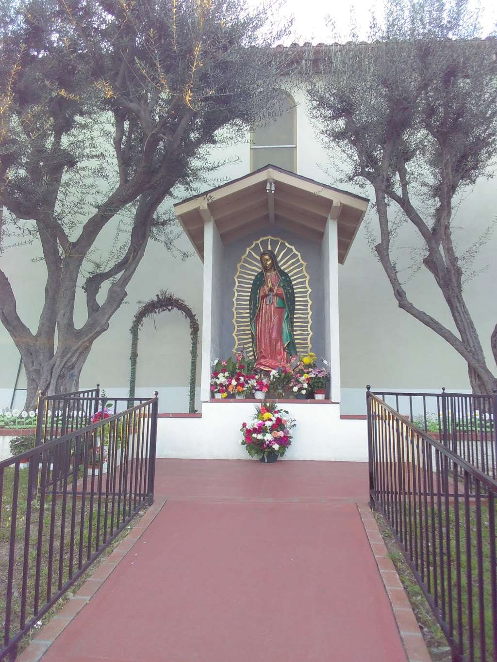 Our Lady of the Pillar Church | 1622 W 6th St, Santa Ana, CA 92703, USA | Phone: (714) 543-1700