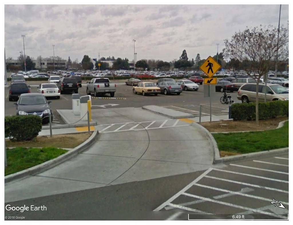 Fresno Yosemite International Airport Parking | 5185 E Clinton Way, Fresno, CA 93727, USA | Phone: (559) 252-0052