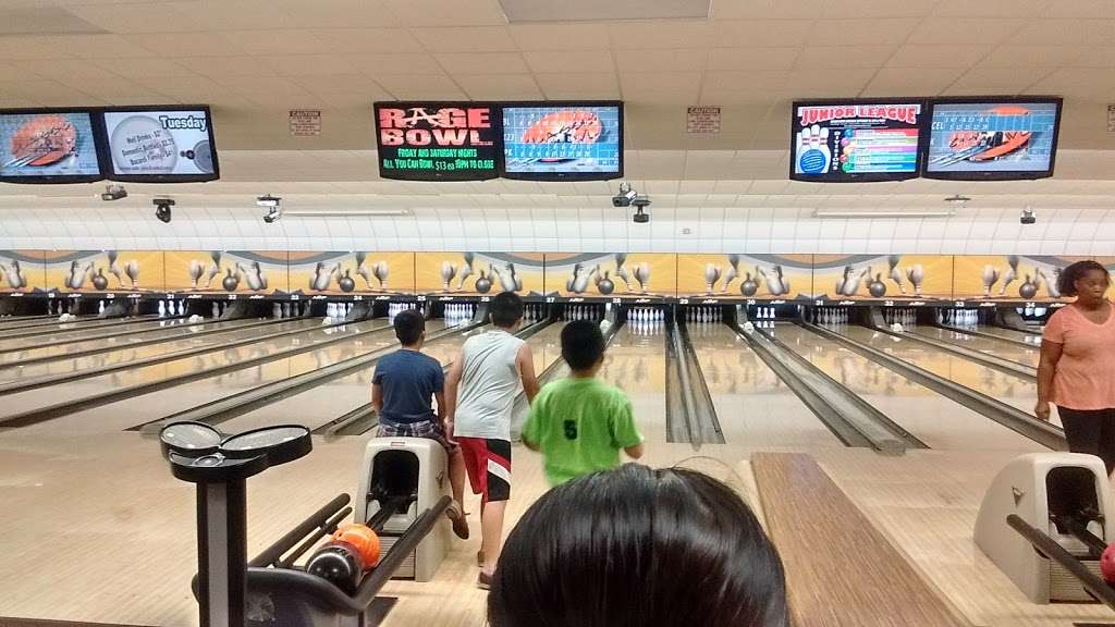 Classic Bowl | 8530 Waukegan Rd, Morton Grove, IL 60053, USA | Phone: (847) 965-5300