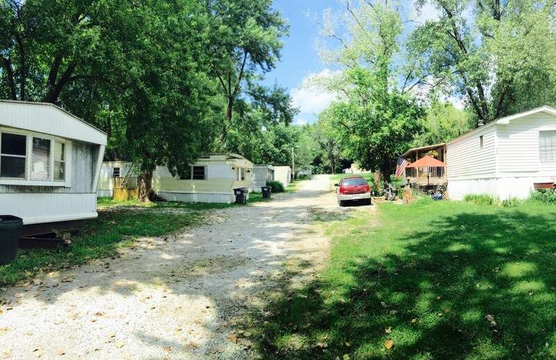 Glendale Mobile Home Park Community | 4175 W County Line Rd, Greenwood, IN 46142, USA | Phone: (317) 697-4012