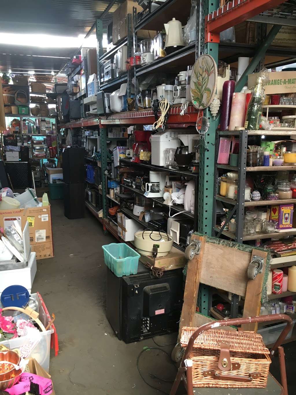 Estate Sale Emporium | 1271 Alturas Rd, Fallbrook, CA 92028, USA | Phone: (760) 500-1723