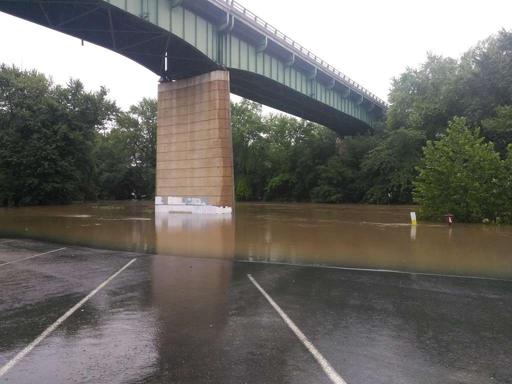 C&O Canal Lock 30 | Chesapeake and Ohio Canal Towpath, Brunswick, MD 21716, USA | Phone: (301) 739-4200