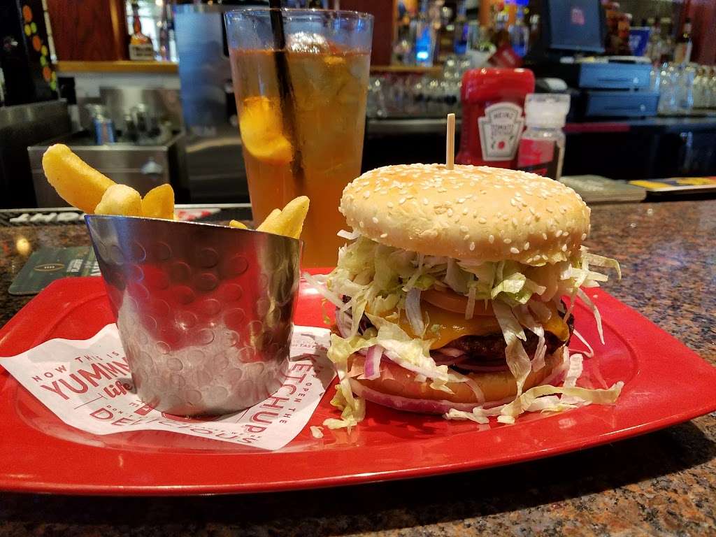 Red Robin Gourmet Burgers and Brews | 15610 Whittier Blvd, Whittier, CA 90603, USA | Phone: (562) 943-8505