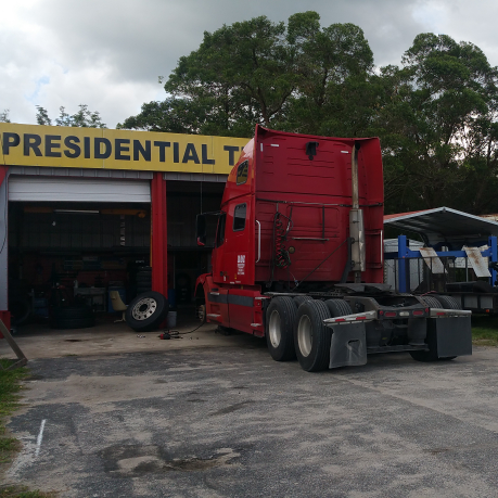 Presidential Tires, Auto & Commercial, Semi-Truck 24/7 Roadside  | 4131 FL-60 E, Lake Wales, FL 33898, USA | Phone: (863) 440-1166