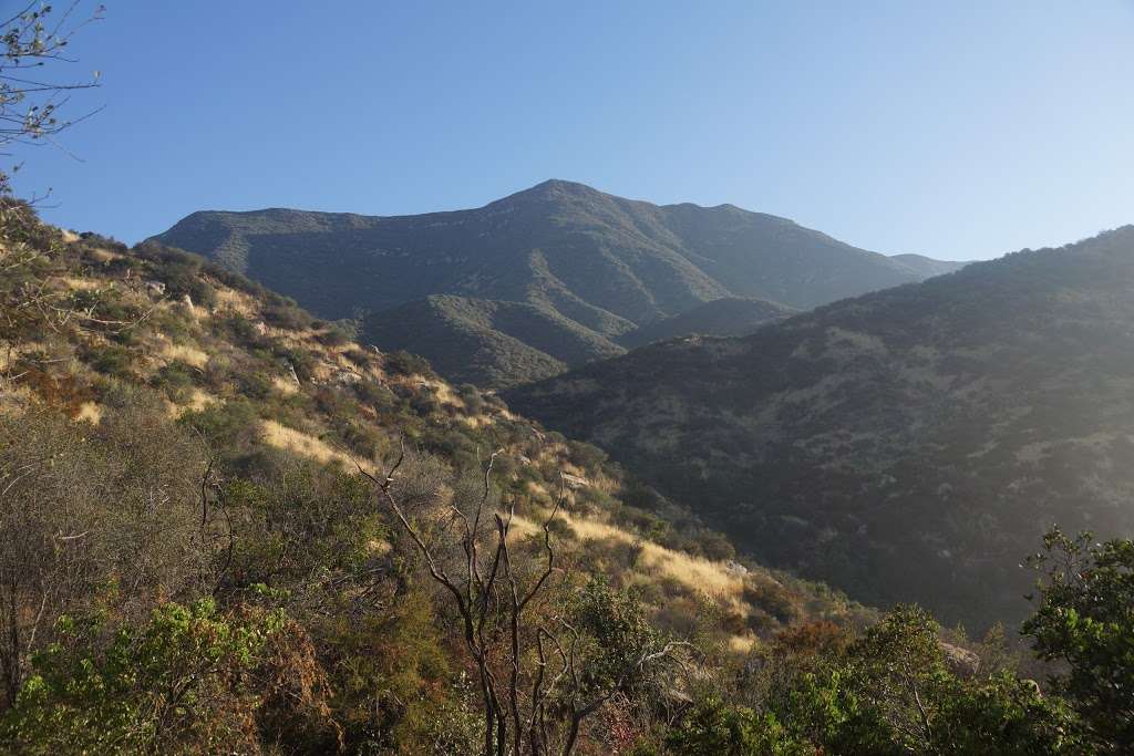 Valley View Preserve Lucis Trailhead | Shelf Rd, Ojai, CA 93023, USA | Phone: (805) 649-6852