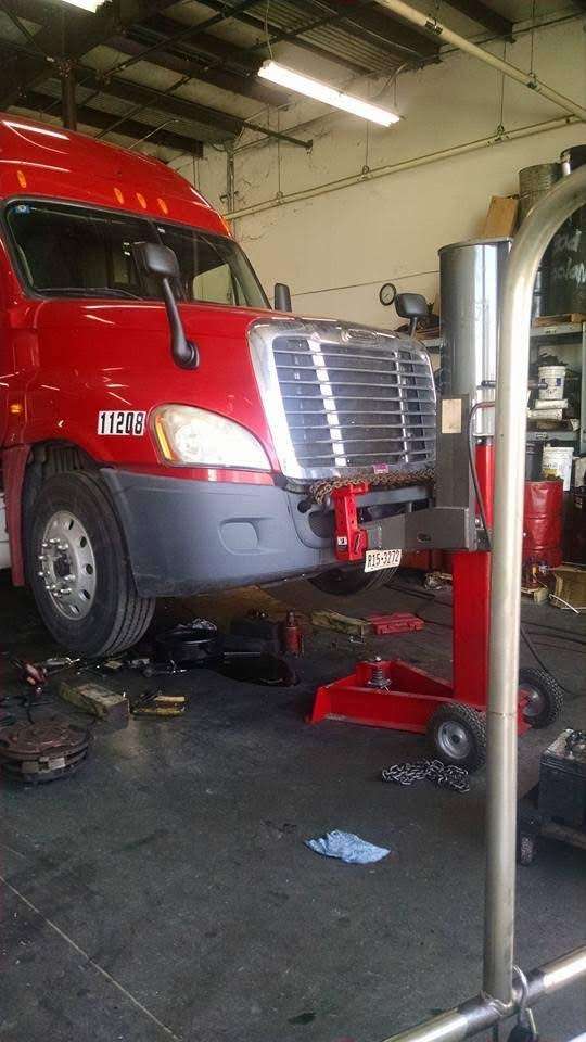 LNG Truck Repair | 3302 Sherwood Ave, Lancaster, TX 75134, USA | Phone: (469) 744-4103
