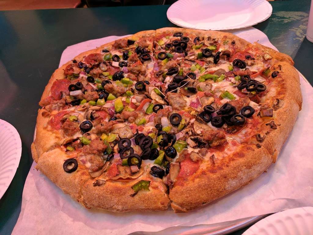 Larrys Pizza | 926 W Orangethorpe Ave, Fullerton, CA 92832, USA | Phone: (714) 871-3484