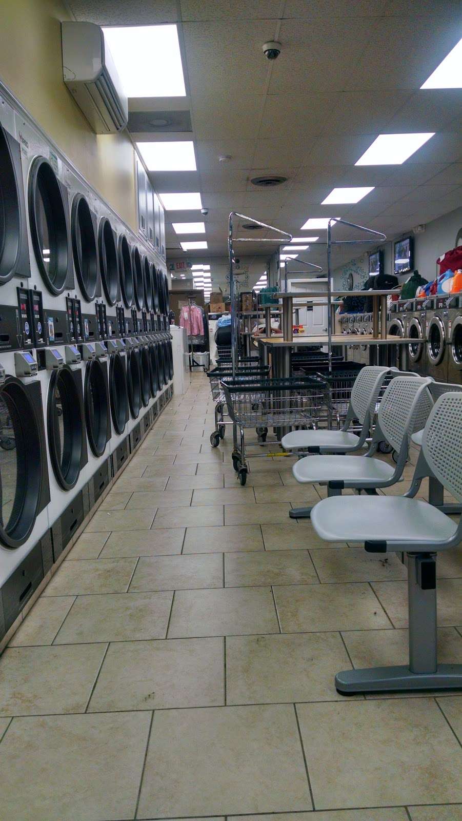 EXPRESS LAUNDROMAT | 105 US-46, Parsippany, NJ 07054, USA | Phone: (973) 287-7977