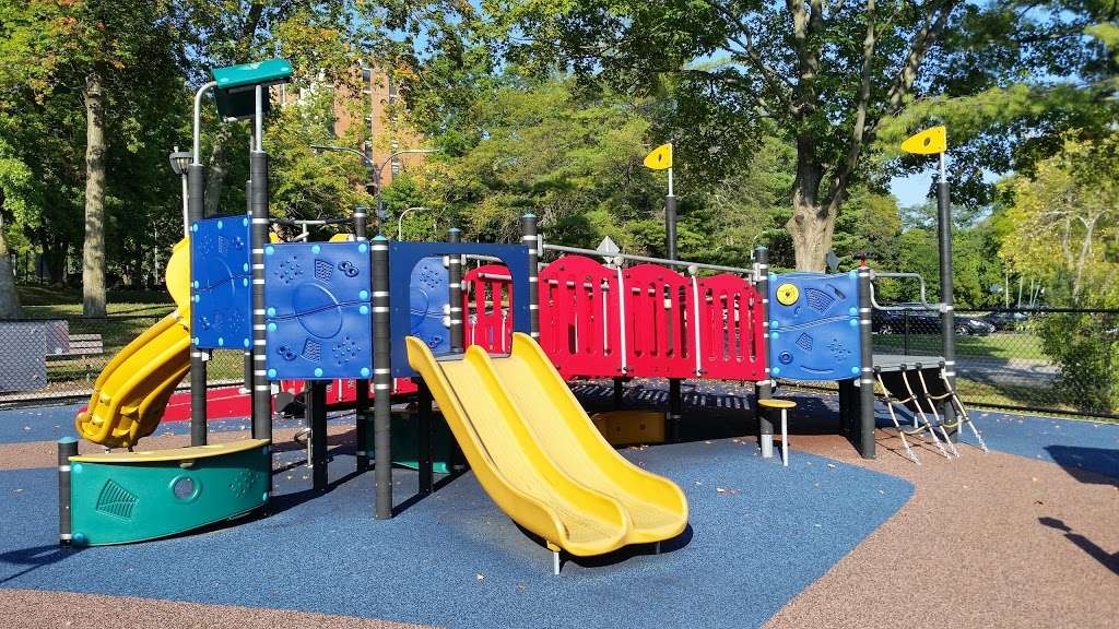 Delfino Park | 110 Lake St, White Plains, NY 10604, USA | Phone: (914) 422-1336