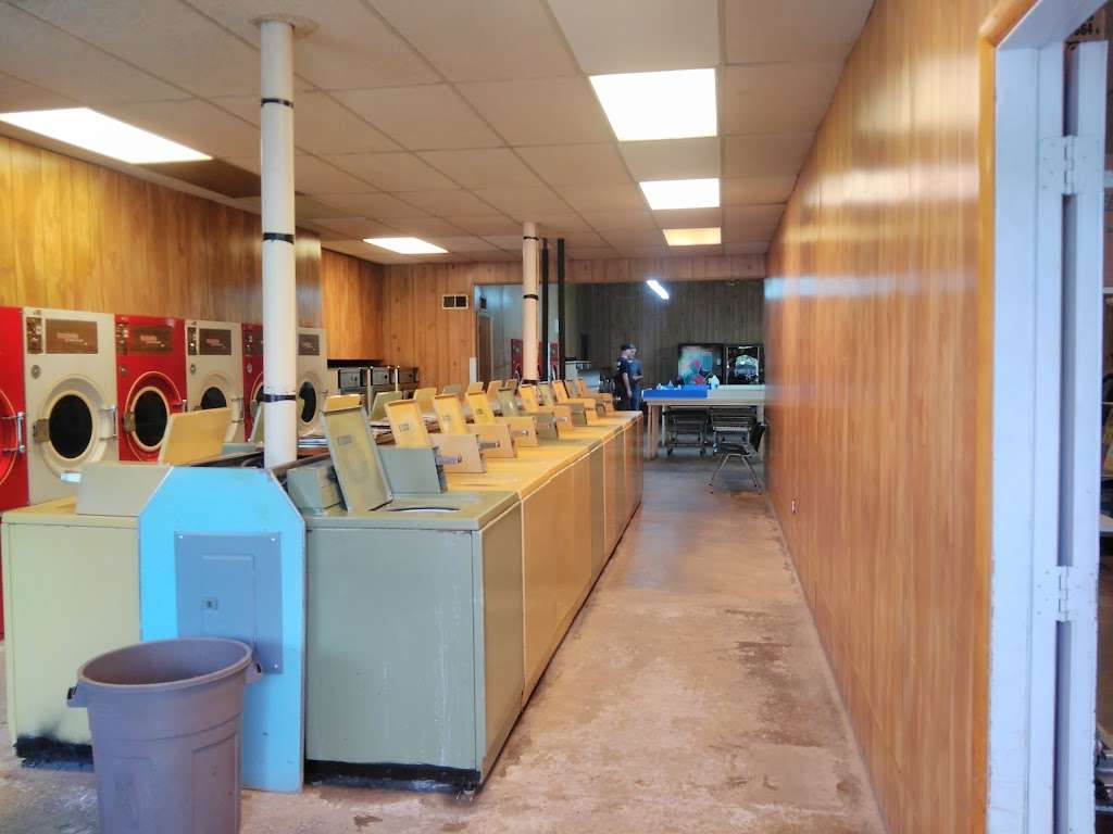 Dallas Laundromat | 3200 Memorial Hwy, Dallas, PA 18612, USA | Phone: (570) 675-2800