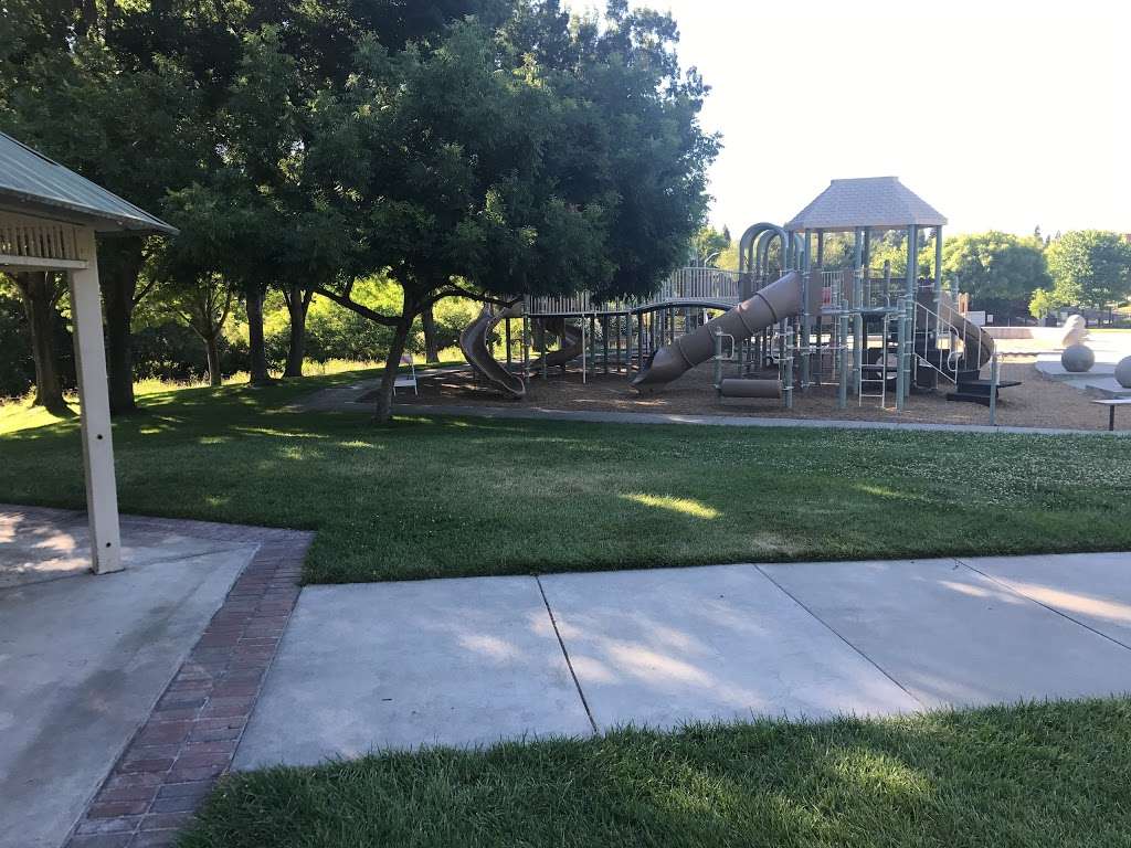 Livorna Park | Livorna Rd & Miranda Avenue, Alamo, CA 94507, USA | Phone: (925) 313-2170