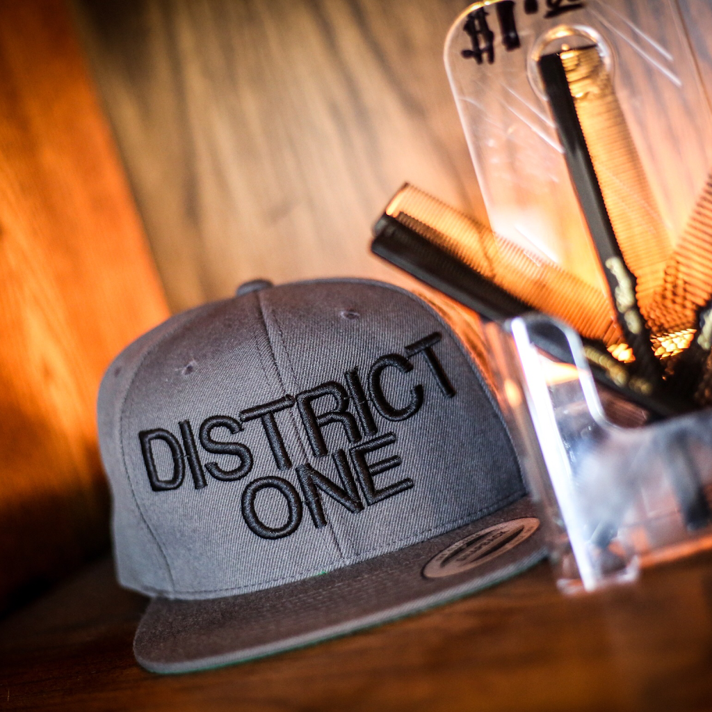 District One Barbers West | 4712 Franklin Ave, Los Angeles, CA 90027, USA | Phone: (323) 741-8399