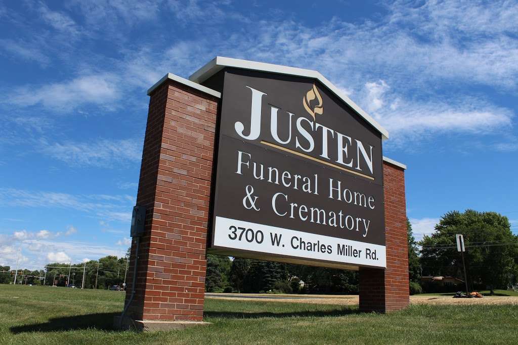 Justen Funeral Home and Crematory | 3700 Charles J Miller Memorial Hwy, McHenry, IL 60050, USA | Phone: (815) 385-2400