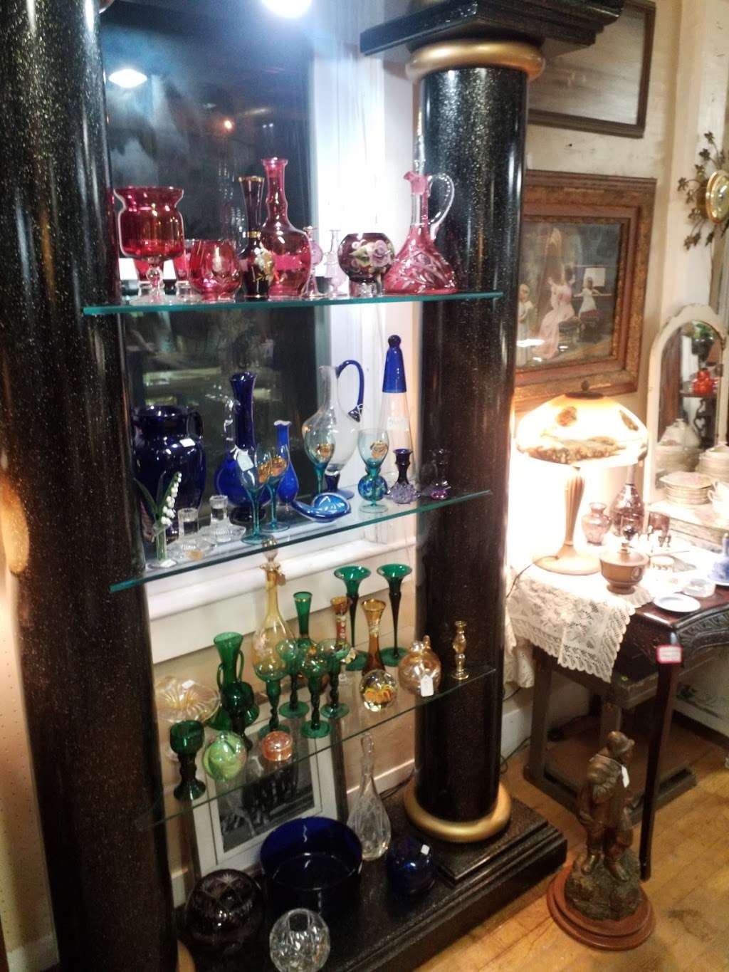 C & C Antiques | 734 Bedford St, Elmwood, MA 02337, USA | Phone: (508) 378-2078