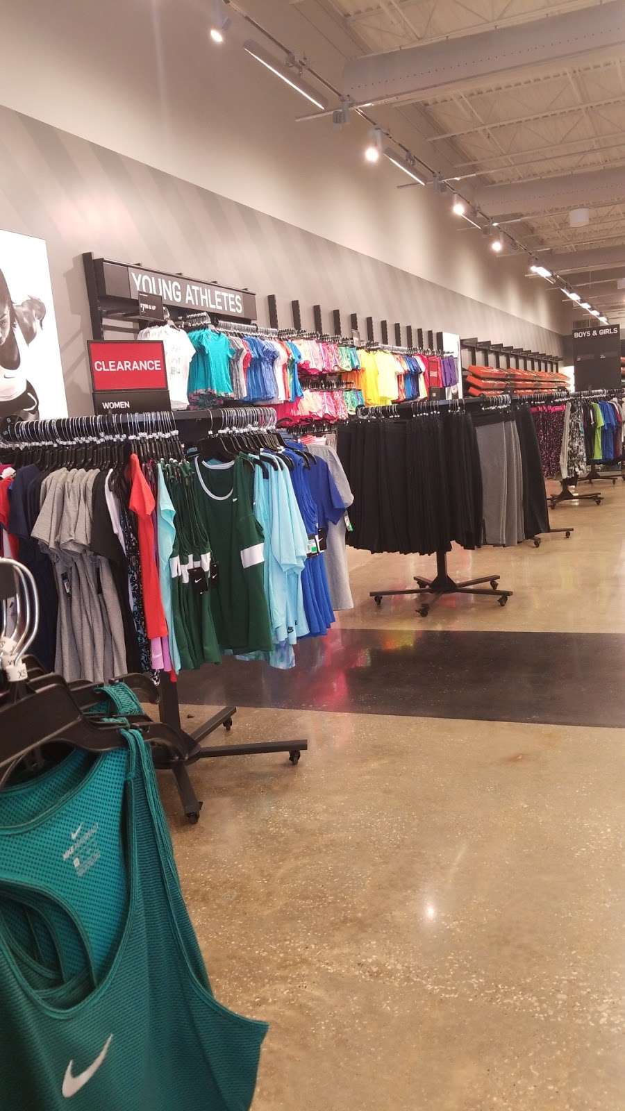 Nike Clearance Store | 5726 Fairmont Pkwy, Pasadena, TX 77505, USA | Phone: (281) 998-0010