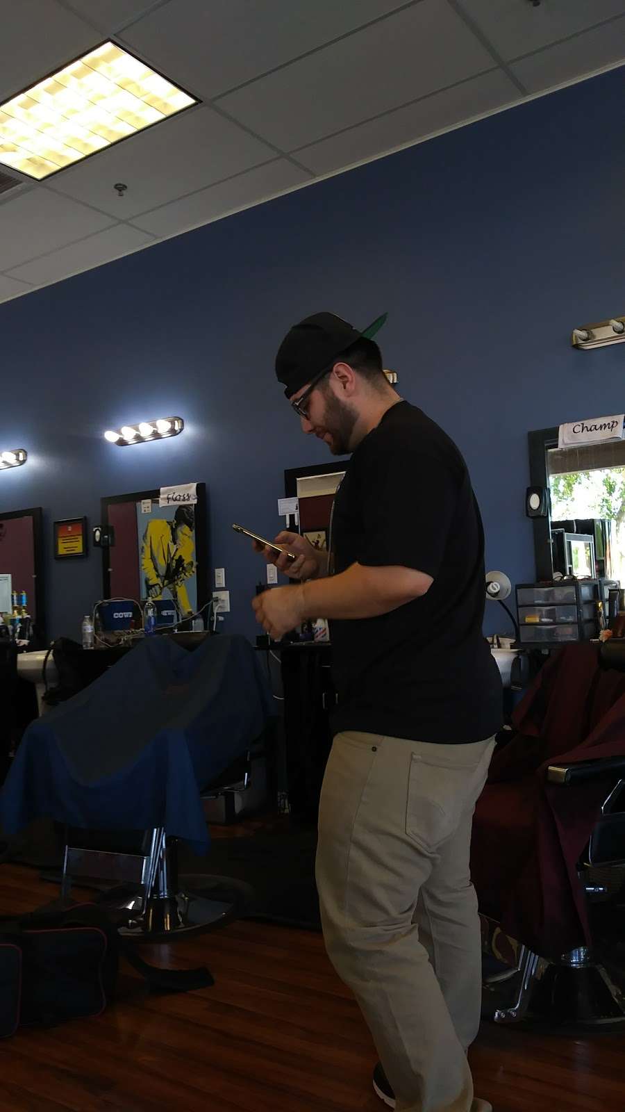 Upscale Barber Salon | 3515 W Southern Ave, Phoenix, AZ 85041, USA | Phone: (602) 268-2887