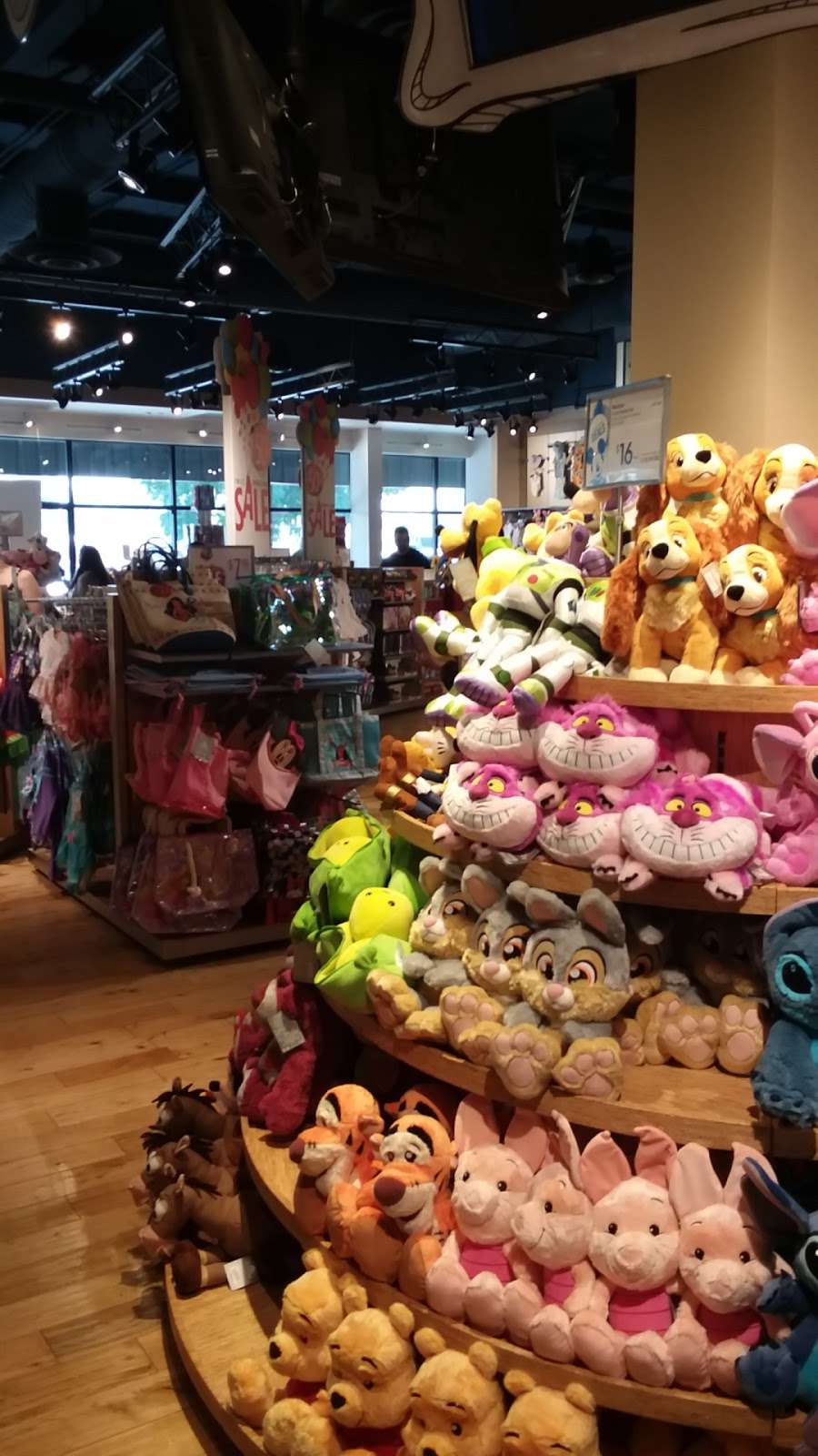 Disney Store | 35 S Willowdale Dr, Lancaster, PA 17602, USA | Phone: (717) 391-6717