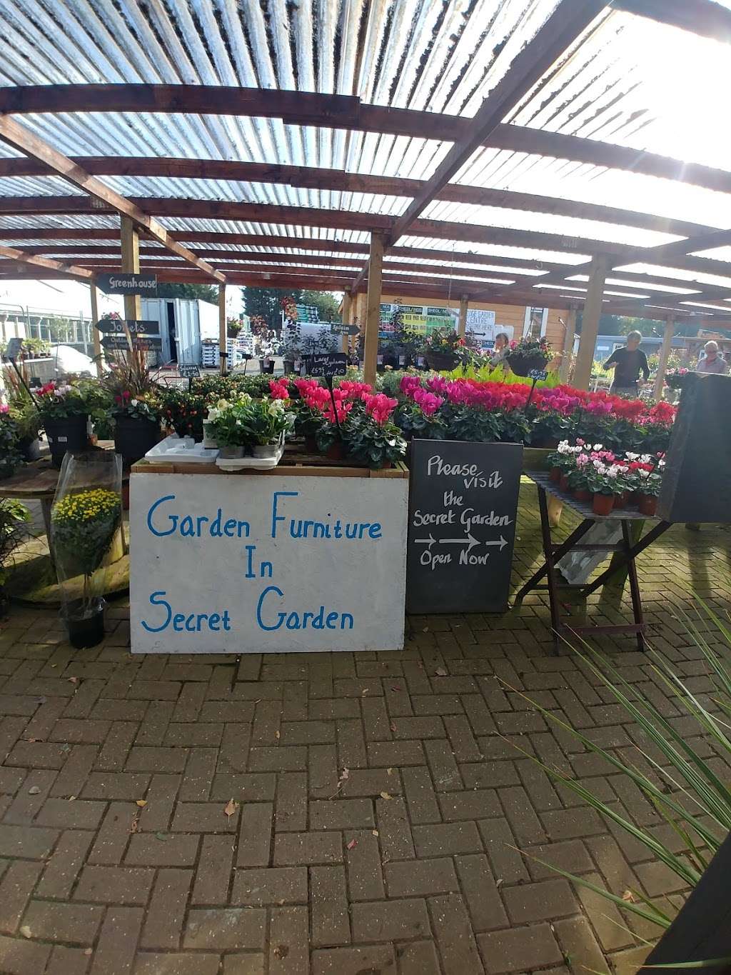 Abridge Garden Centre | Ongar Rd, Abridge, Romford RM4 1AA, UK | Phone: 01708 688558