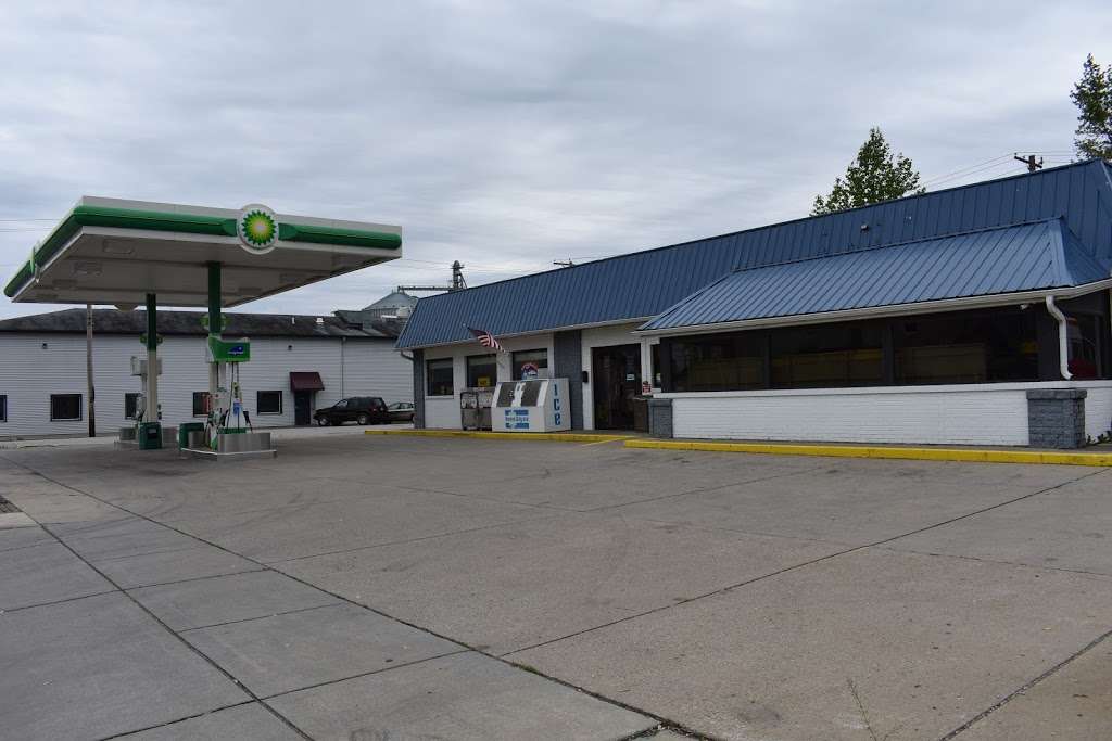 BP | 202 N Range St, Wolcott, IN 47995, USA | Phone: (219) 279-2777