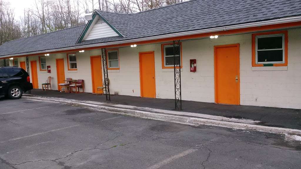 Orange Lake Motel | 427 S Plank Rd, Newburgh, NY 12550, USA | Phone: (845) 564-1770