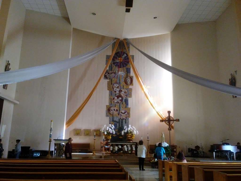 Saint Frances of Rome Church | 501 E Foothill Blvd, Azusa, CA 91702, USA | Phone: (626) 969-1829