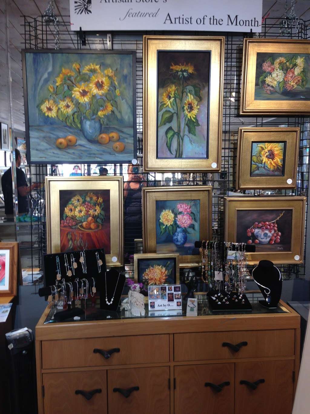 Harbor Village Gallery & Gifts | 1559-1567 Spinnaker Dr, Ventura, CA 93001, USA | Phone: (805) 644-2750