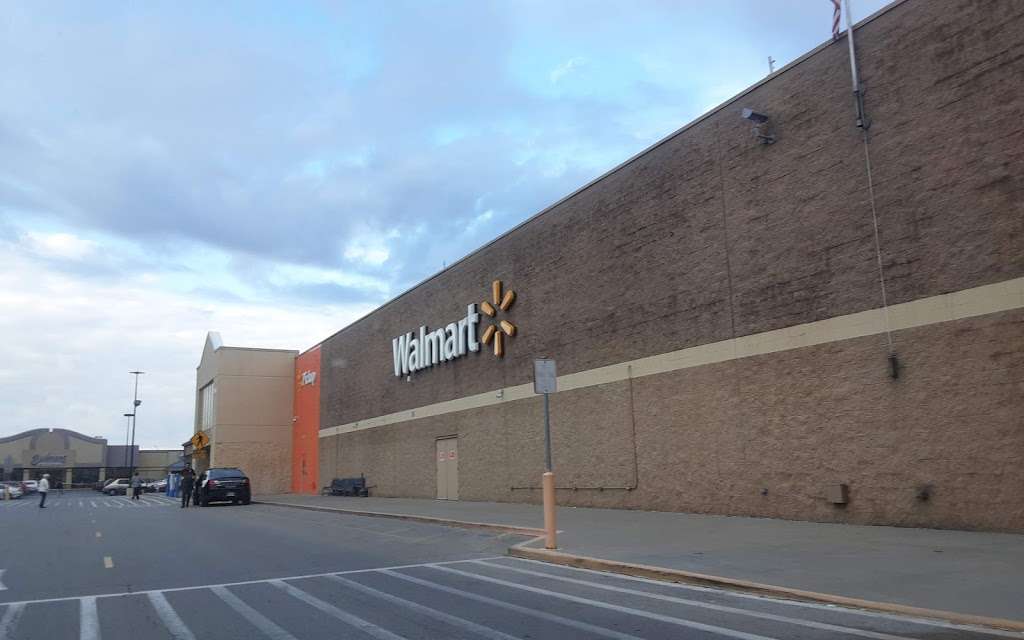 Walmart Grocery Pickup | 790 Greensburg Commons Ctr, Greensburg, IN 47240, USA | Phone: (812) 663-3434